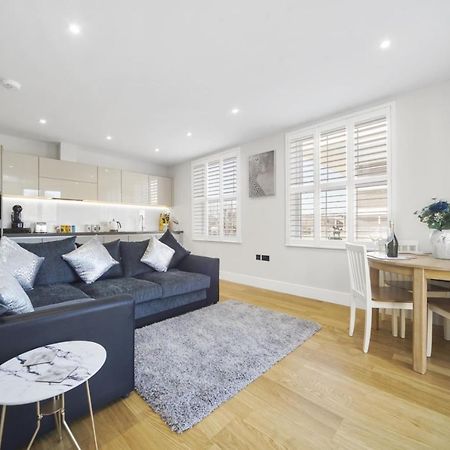 Flat 1 Bridge House Apartment Staines-upon-Thames Bagian luar foto