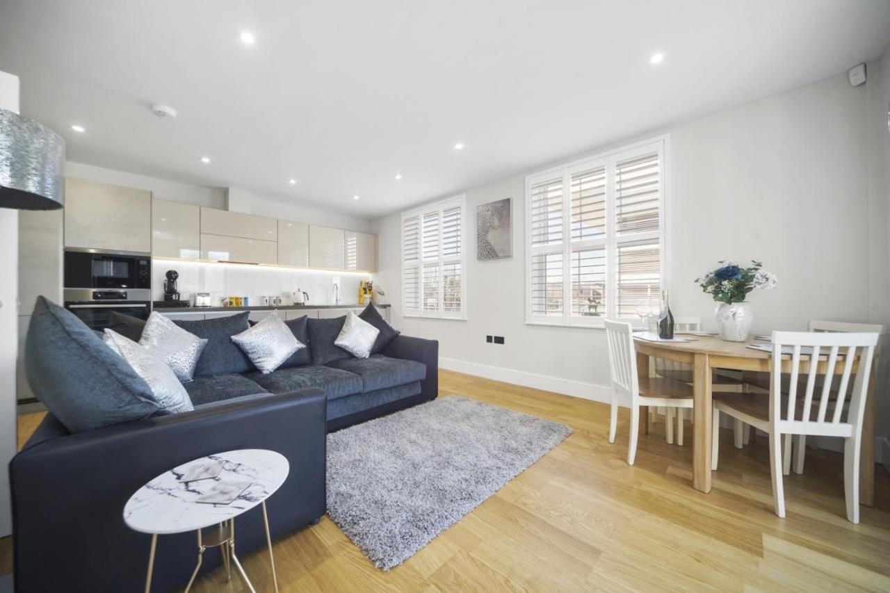 Flat 1 Bridge House Apartment Staines-upon-Thames Bagian luar foto