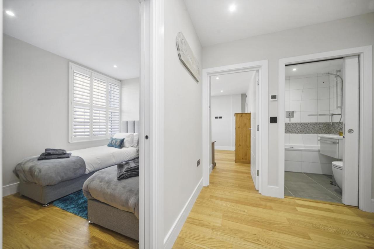 Flat 1 Bridge House Apartment Staines-upon-Thames Bagian luar foto